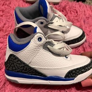 Like New Jordan 3s Great condition Kids‼️‼️